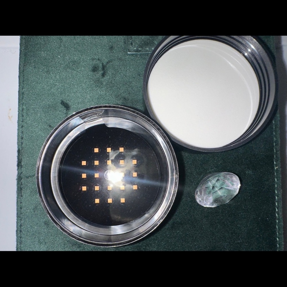 MAC Golden Bronze Iridescent Powder - Picture 3 of 7